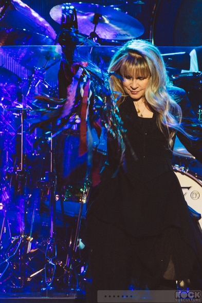 Fleetwood-Mac-Concert-Review-2014-On-With-The-Tour-Live-Photos-Sacramento-Sleep-Train-Arena-01-RSJ