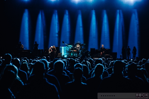 Fleetwood-Mac-Concert-Review-2014-On-With-The-Tour-Live-Photos-Sacramento-Sleep-Train-Arena-01-RSJ