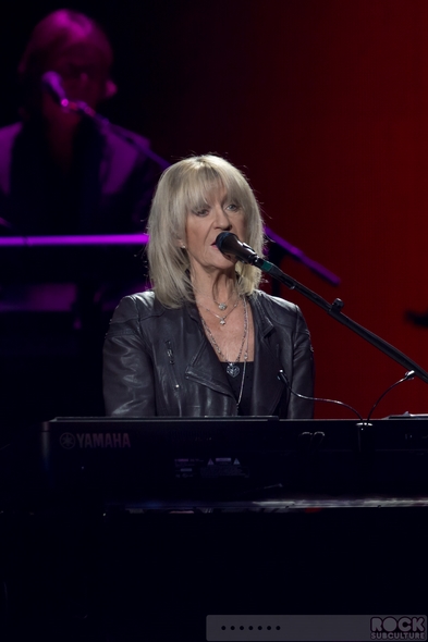 Fleetwood-Mac-Concert-Review-2014-On-With-The-Tour-Live-Photos-Sacramento-Sleep-Train-Arena-01-RSJ