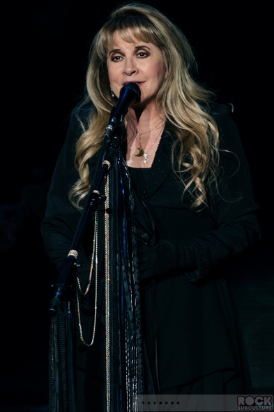 Fleetwood-Mac-Concert-Review-2014-On-With-The-Tour-Live-Photos-Sacramento-Sleep-Train-Arena-01-RSJ