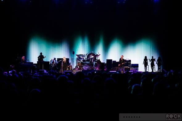 Fleetwood-Mac-Concert-Review-2014-On-With-The-Tour-Live-Photos-Sacramento-Sleep-Train-Arena-01-RSJ