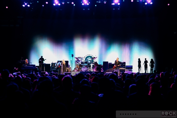 Fleetwood-Mac-Concert-Review-2014-On-With-The-Tour-Live-Photos-Sacramento-Sleep-Train-Arena-01-RSJ